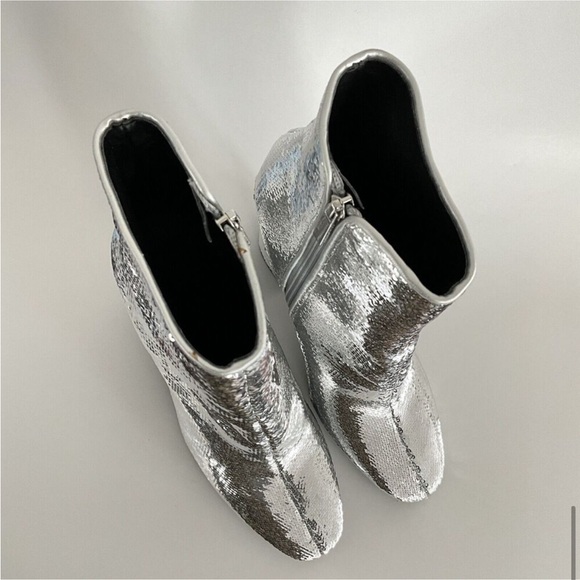 Kendall + Kylie Bootie Silver Sequin Haedyns Square-toe Ankle Boots - Picture 3 of 11